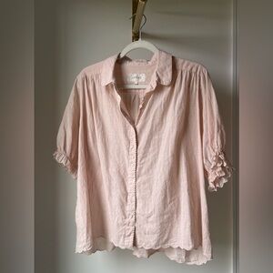 The Great short sleeve 100% cotton scalloped blouse